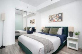 Midsize 1BD Condo in Downtown Core